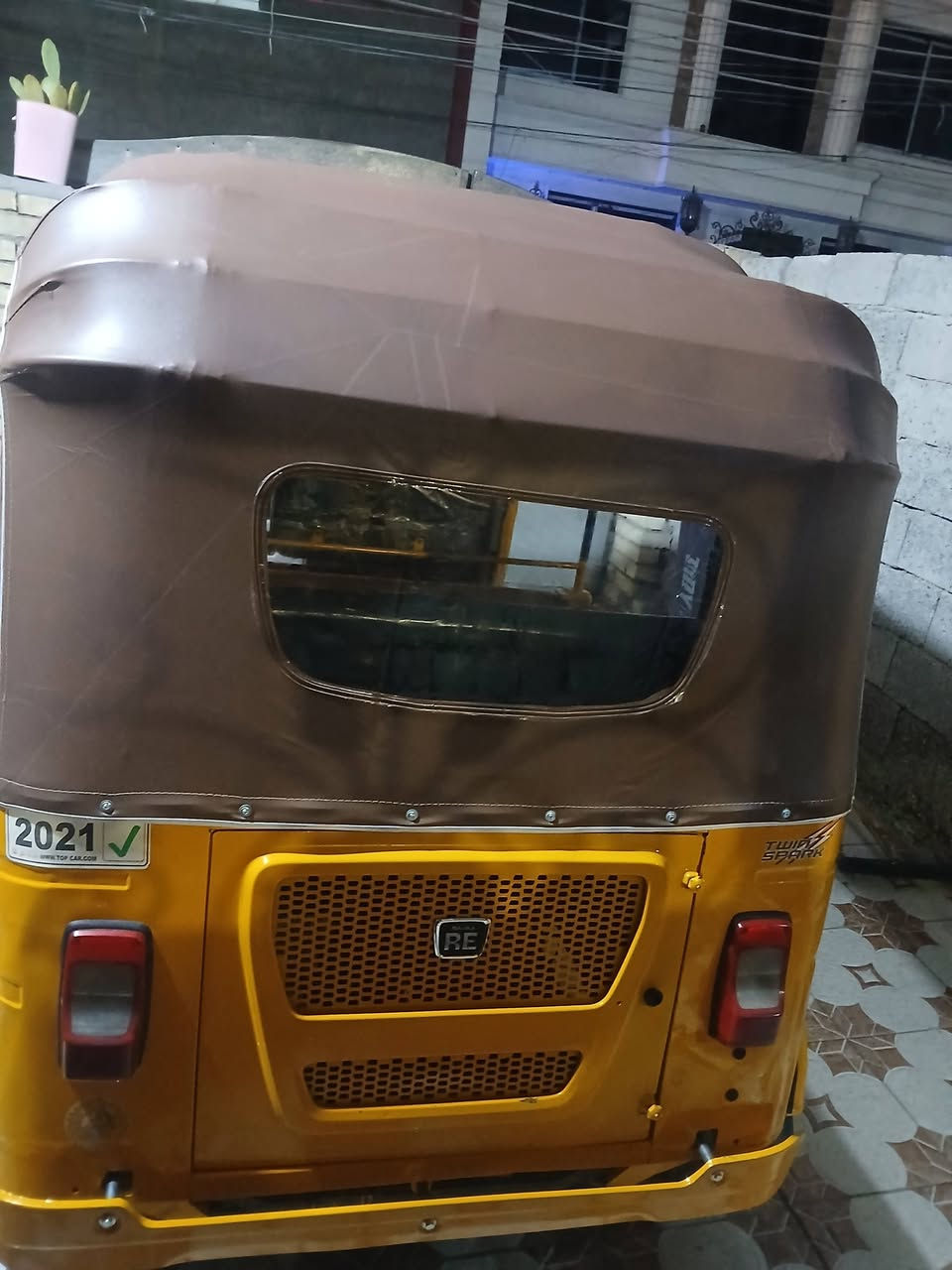 تركيب موديل 21 شهر 11 تيك توك مقفوله كفاله عامه بس من عندها طخه باللغت فقط لا دوسهمفتوحه ما مفتوحه تيك توك سعرها 7750 بيها مجال حق الجيبي مكاني بغداد الدوره*********** حابه تستفسري اتصل في الرقم
