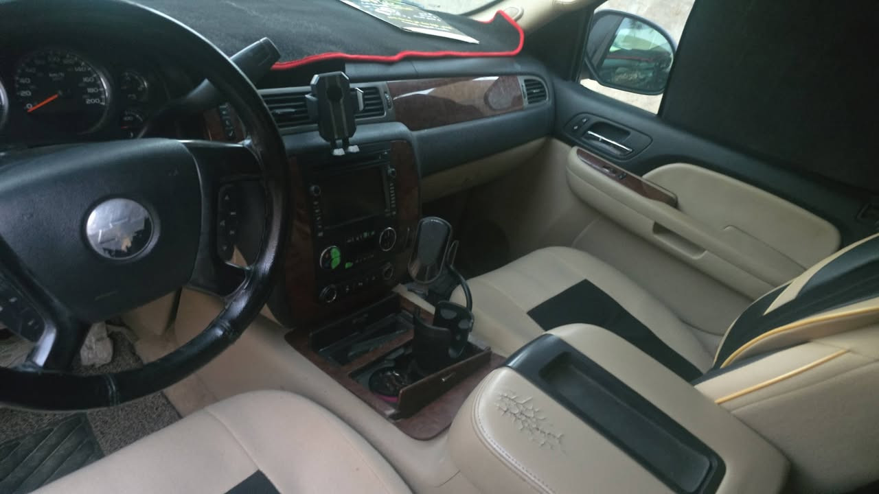 ااسلام عليكم تاهو 2008LTZ بيها، 4قطع صبغ شرط بدون ضربه معامله كامله فقط تدفع الكمرك ييها رقم ديالى السياره كلش نضيفه نقصها فقط صدر تعبان ومعاملتها باسمي كير محرك جدد سعرها 110قفل مكان السياره محافظه ديالى للاستفسار ***********
