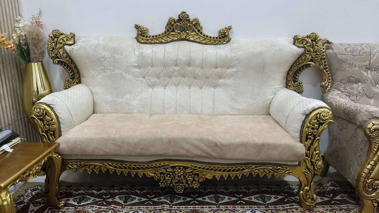 سلام عليكم 🖐🏻
تخم قنفات للبيع عدد (3) 2 ملكي واحد عادي الابيض 
مقعد ابو النفر 2 ومقعد ابو 3 نفرات 2 ومقعد ابو نفرين 2 
والبيجي كذالك والتخم الاخضر بي 3مقاعد ابو النفر ومقعدين ابو 3 نفرات وياهن 4 طبلات زغار وحده كبيره 
جدد لا كسر ولا شي مامستعملات قليل ونضاف كلش موصينهن من الشمال الله شاهد كلهن شلع بخير ابوهن 
سعر (1100) مليون وميه وبيهن مجال قليل 
 الي يعجبنه يتصل لاتراسل واتساب 👍🏻
*********** مكان ناصريه مركز 📍
