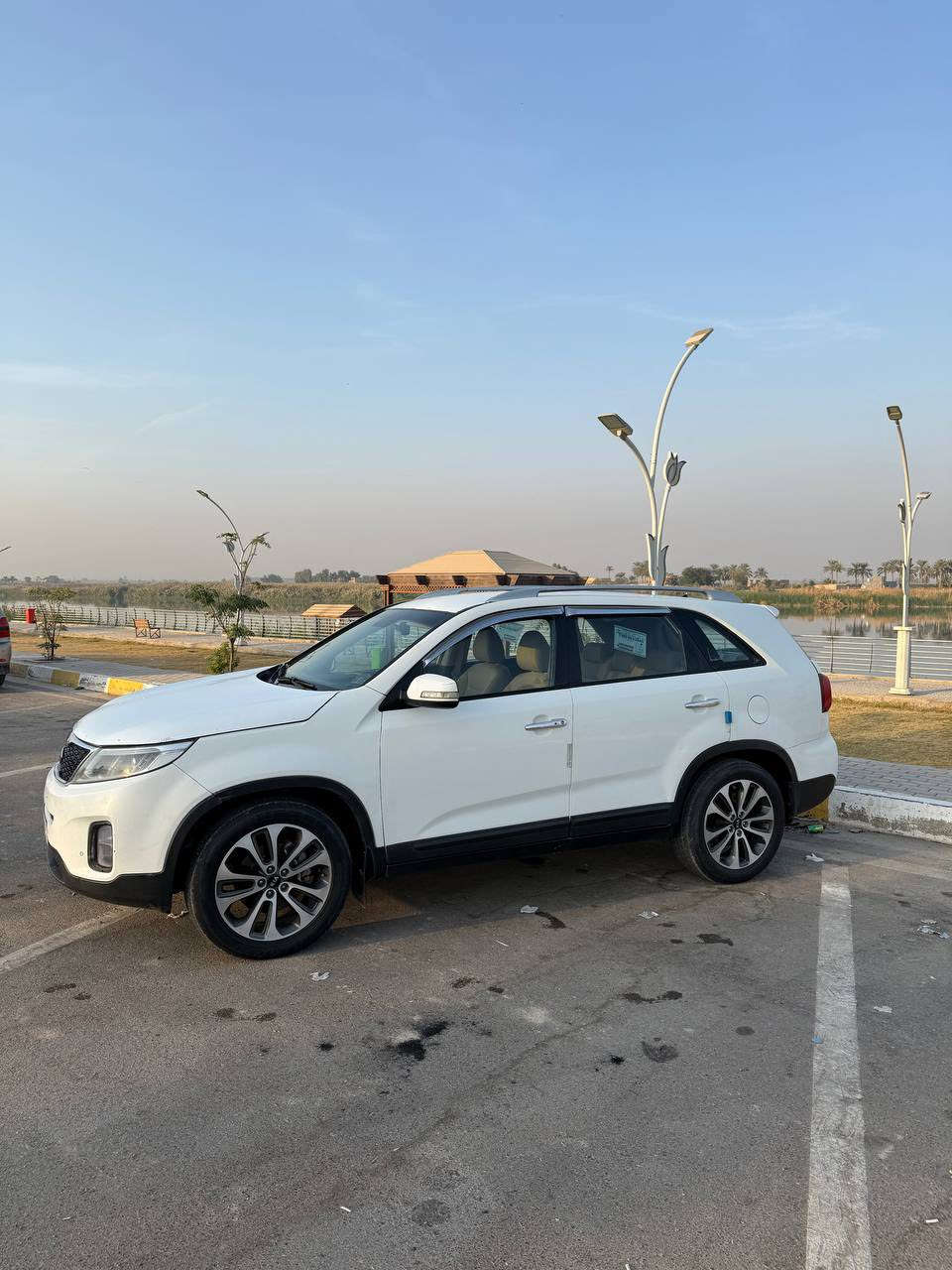 ⚜️السلام عليكم
⚜️سورنتو14 خليجي(السيارة مصبوغة عام ابيعلك سويج) ⚜️فول مواصفات من عدة البنوراما 
⚜️محركV6ستة سلندر ✈️كير محرك مكفولات 
⚜️ويل كروم 19 تايرات نضيفاات 
⚜️تبريد3 قطع تبريدها ثلج 🥶
⚜️كشنات جلد 7 راكب 
⚜️حساسات ونضام ايكو اقتصادي 
⚜️أشاير بلمري 🚨
⚜️كير 6سرعاات ✈️
⚜️بصمة تشغيل 🔛 وبصمة ابواب 
⚜️ماشية 250 الف 
⚜️(رقم الانبار انكليزي بأسمي تحويل مباشر )
⚜️(السعررر 130 وبيها مجال قليل )
⚜️مگاني الانبار عامرية الصمود 
⚜️رقم ***********
