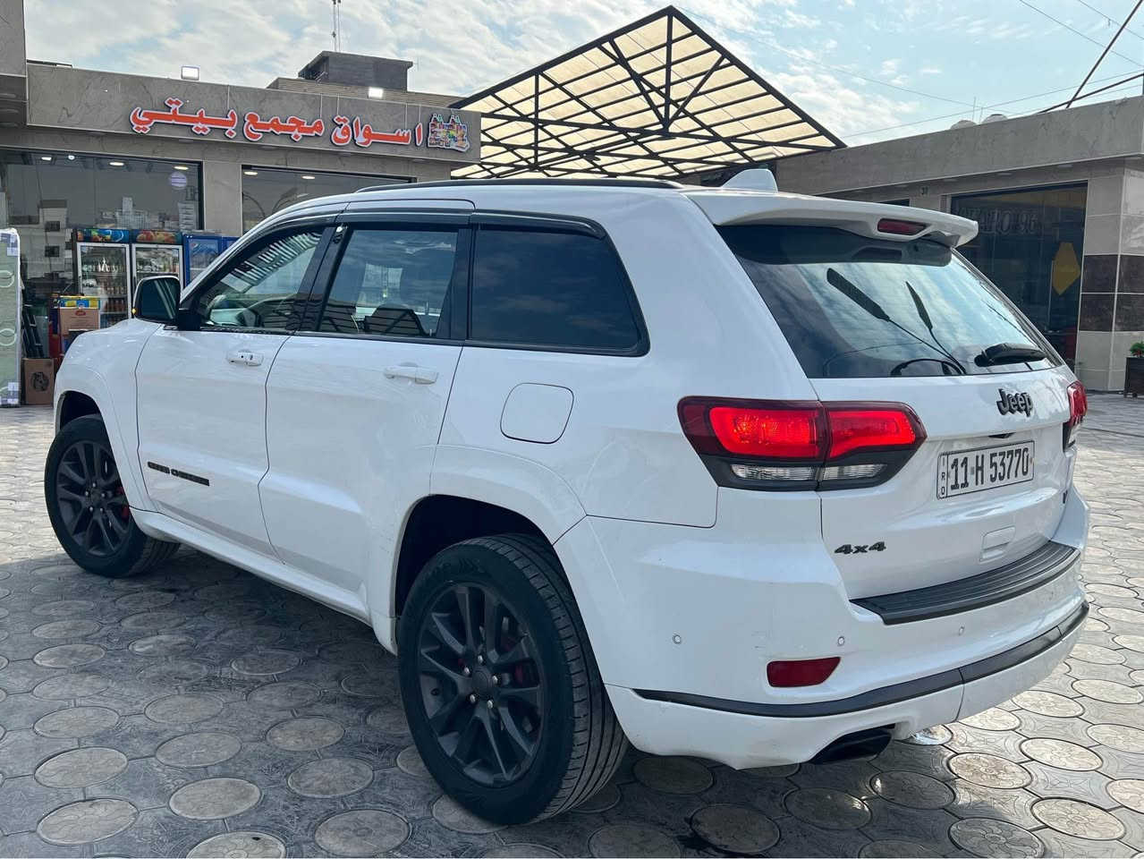 للاتصال ***********
جيب 2018 اوفر لاند 
فول 1/1 
حادث جاملغ وبنيد  
بصمه 
تشغيل عن بعد
بوب بصمات 
باب خلفي كهربائي شفط
بانوراما 
مري جانبيه شفط
نقط عمياء 
🔊 سماعات هارمن 
جلد الكراسي تدفئه تبريد 
تبريد منفصل 
فول انظمه قياده 
سياره  فول تحكم ستيرن 
دفع رباعي 4*4
زينون 
سياره نظيفه ماشيه  ٧٥ الف مايل
سعر السياره ٢٣٥ $ 
مكان السياره 
المنصور 
الغزاليه 
*********** بغداد, العراق
