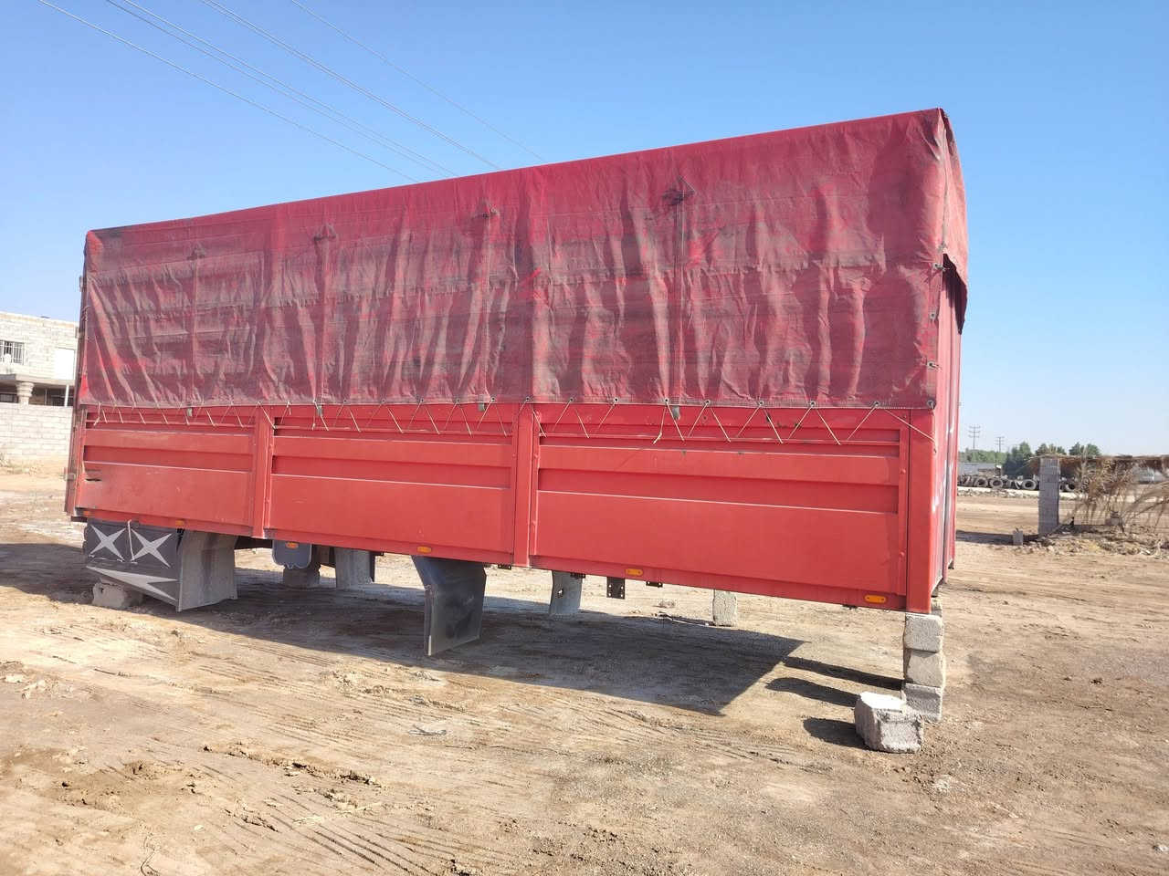 للبيع بدي حمداني طول ٧ ونص ارتفاع مترين و٦٥ عرض مترين و٦٠ بريص ٤متر و٨٠ تصال *********** مكان واسط الدبوني
