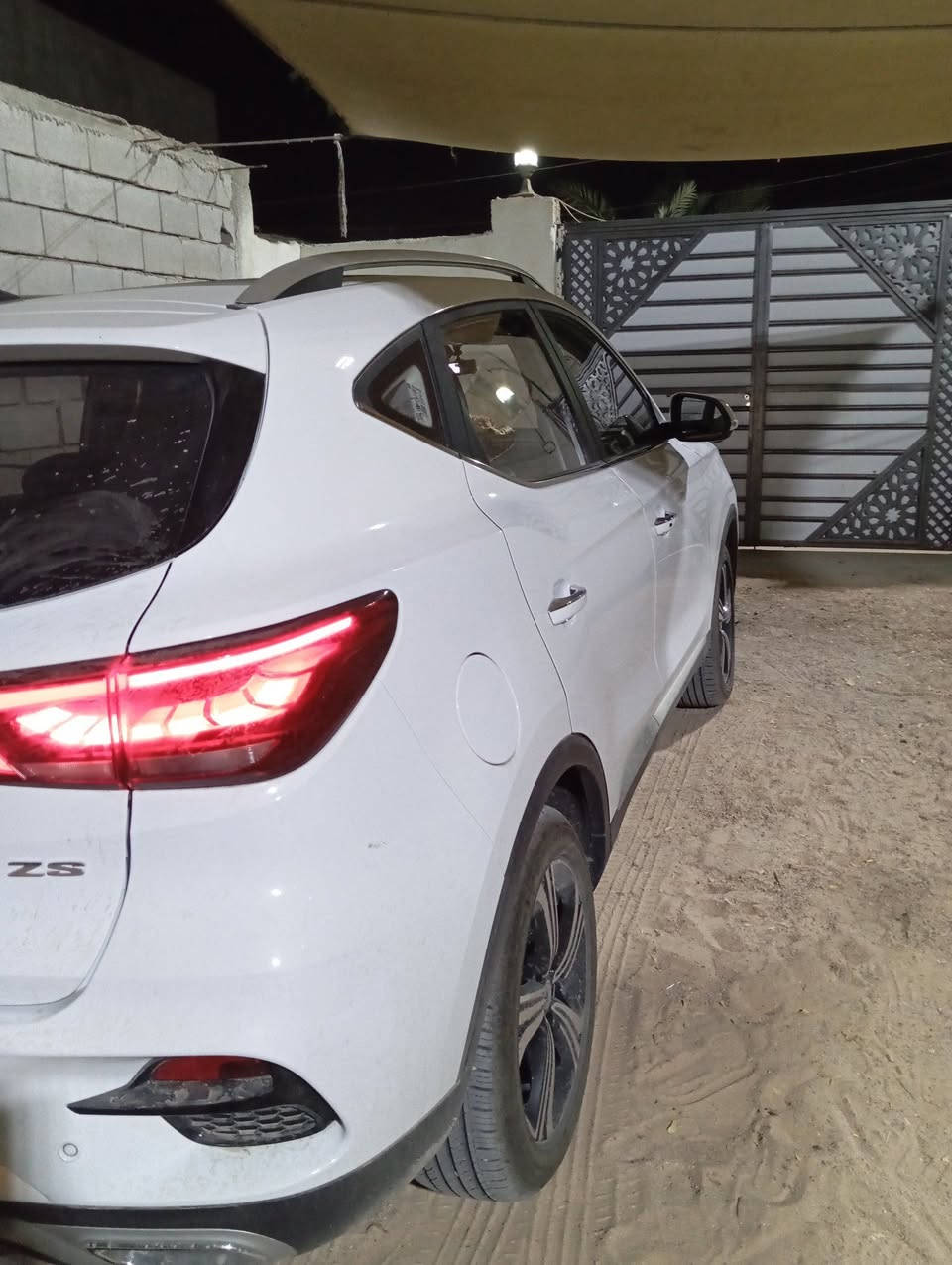 من رخصة الادمن اخوان سيارة ام جي zs موديل ٢٠٢٥ فول مواصفات ماشية ١١ الف السيارة اقساط للمصرف الزراعي وكالة عامة مراوس بسيارة باجيرو مكان السيارة بصرة ***********
