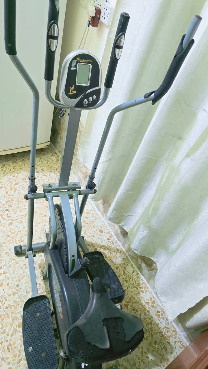 بايسكل رياضه للبيع القايش فالت والصجمات مال البايدر واكعات موجودات يم اي ابو بايسكلات اومطلحين البايسلكات الرياضيه سعره 50 الف مكانه رارنجيه ***********
