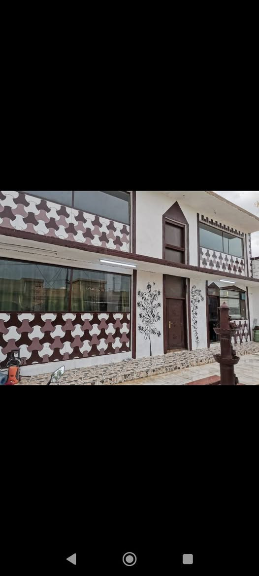 بيت للبيع طابو زراعي 
 موقع امام عباس /آشتي فرع اسواق شيرگو
مساحة البيت   240م
يتكون من 
3 غرف نوم / غرفتين سيراميك + سقف ثانوي
1_  4.5×4
2_  5.5×5
3_  5.5×5
هول + استقبال + مطبخ مفتوح مساحة 12×7
صحيات + حمام مساحة 3×4
مخزن مع الحمام 1.5×4
كراج مع الطرمه سيراميك مساحة 12×6
للاستفسار اكثر الاتصال. ***********
