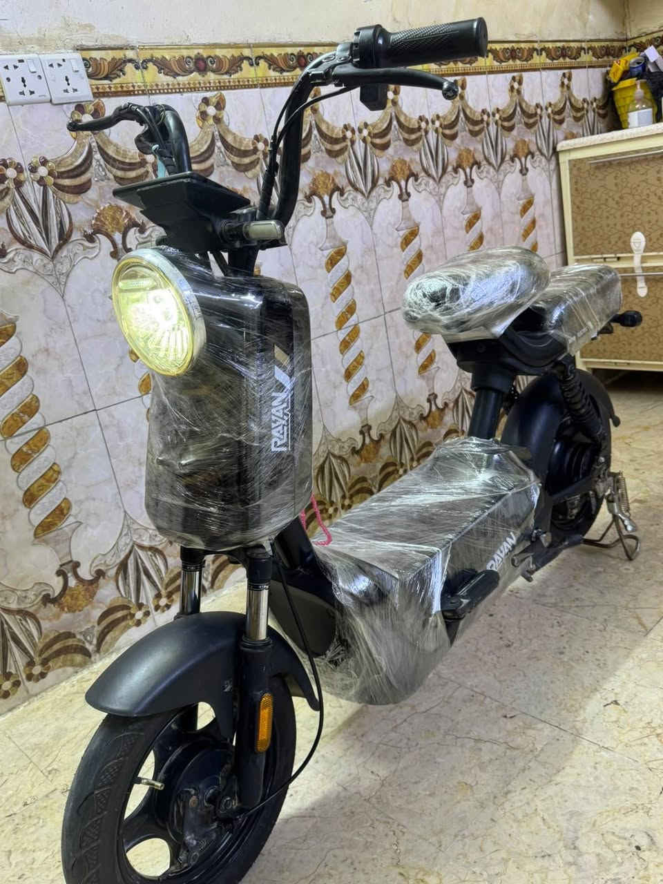 سلام عليكم دراجه حجم 14 الريان كلش نضيفه السعر200الف  وبيهة مجال كلش بصيط المكان بغداد الجديدة الشراي يتصل ***********
