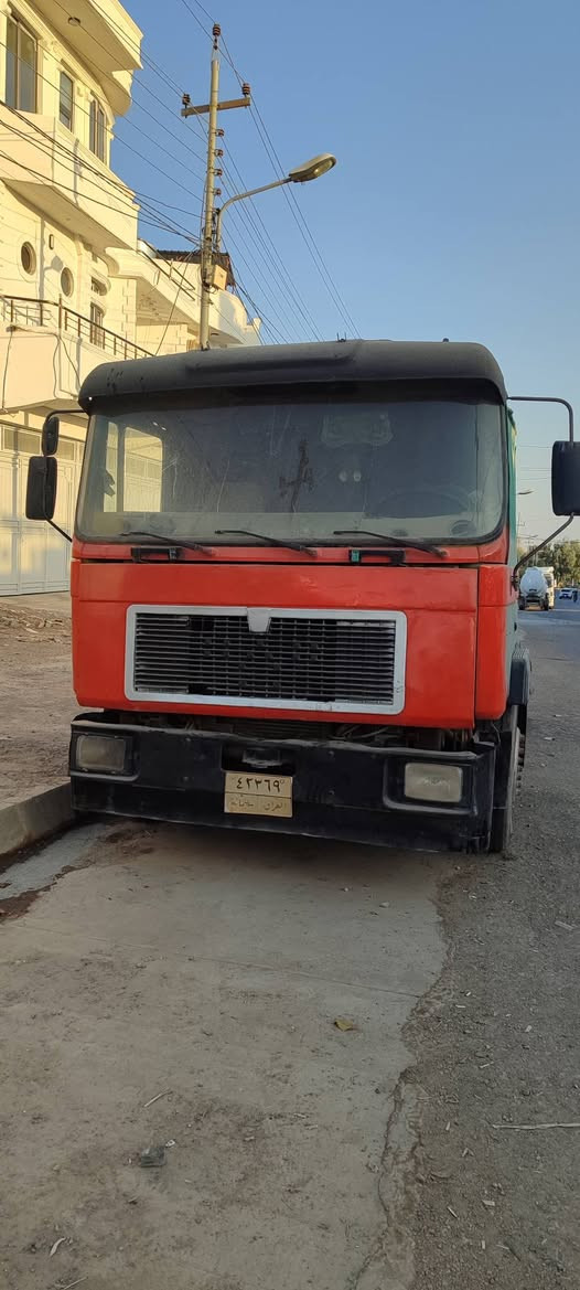 للبيع مان موديل 2000 رقم سليماني سعر 35 ورقة  رقم موبايل ***********
