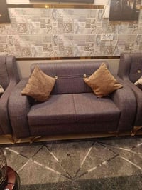 عندي تخم البيع عشره مقعد والسعر 300 والاتصال 07739683100