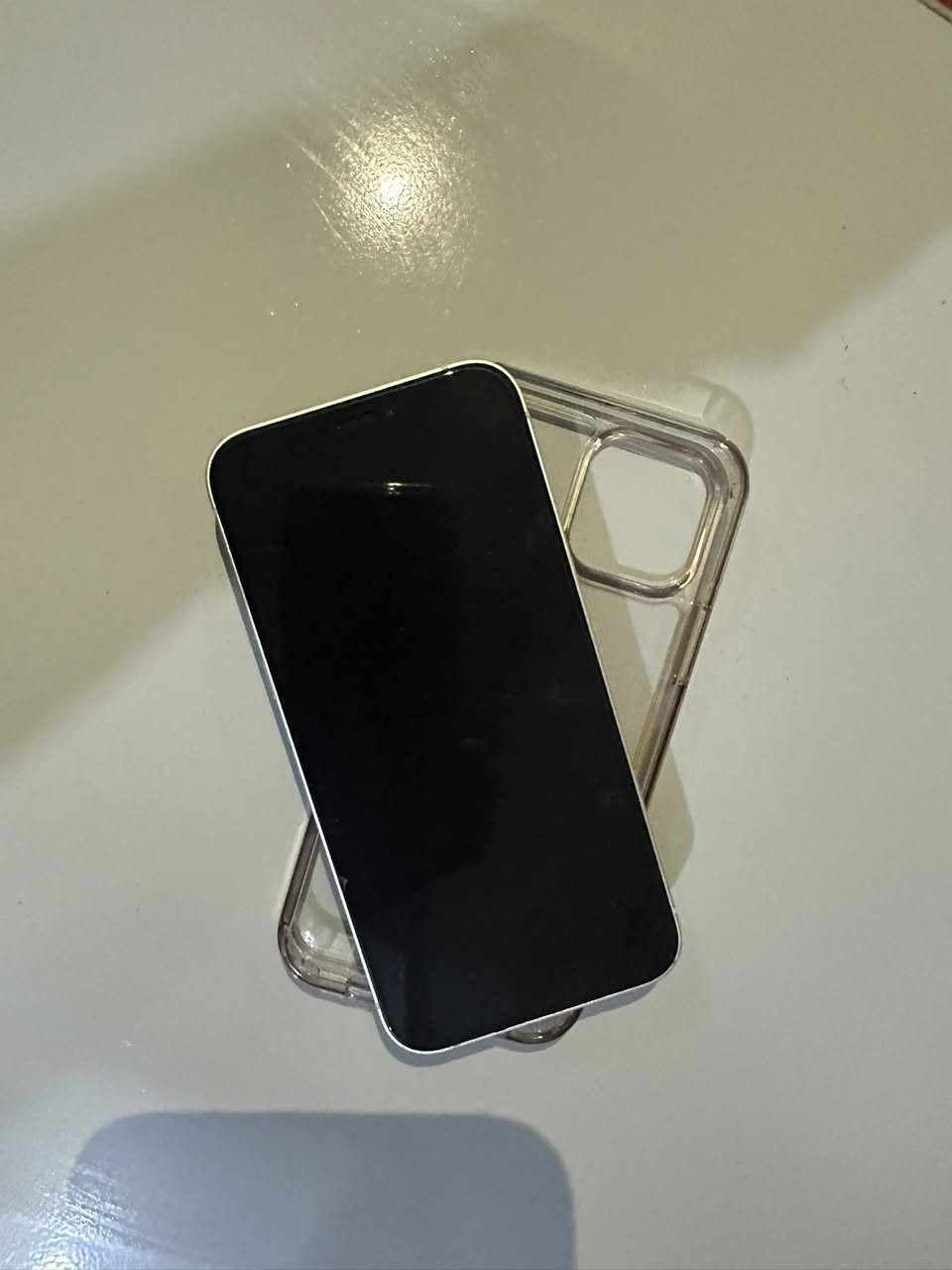 السلام عليكم
آيفون 12

ذاكره 128

بطاريه 93

الجهاز نضيف بشكل ما تتوقعون واضح عدكم بالصور 

ويا هديه كفر + سماعات + بي حمايه شاشه اصلي + شاحنه اصليه 

الجهاز اكفله الكم من كلشي 

الموقع. بغداد مدينه الصدر قطاع 43

الرقم للتواصل. ***********

السعر 370 الف وبي مجال للشراي
