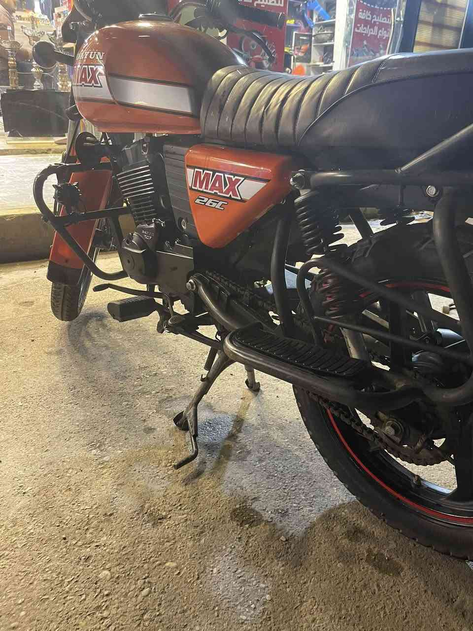 السلام عليكم دراجه دايوان للبيع مديل 23كفاله عامه برغي ما مبدل بيها دراجه رقم وسنويه فقط استلام لوحات تستلم وتحول تحويل ثاني يوم دراجه جاهزه من كلشي مابيها نقص برغي الشراي يتصل السعر 1950وبيها مجال قليل كلش الي حاب والشراي يتصل خاص مغلق ***********
