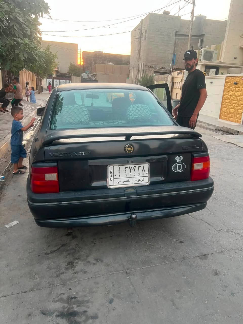 سلام عليكم                                                   سياره اوبل فكتره موديل ٩٣ 
محرك ٢٠ كير ومحرك بالشرط لاصرف  ولابخار 
سنويه لل 28  بريك ABS سقف سلايت تايرات ٤ جدد شرط كل خياس مابيها صبغ بلاد وضع شركه سياره كاملة كهربايات  كل عيب مابيها 

سعرها ٣٣ وبيها مجال بسيط كلش 
*********** مكان كركوك
