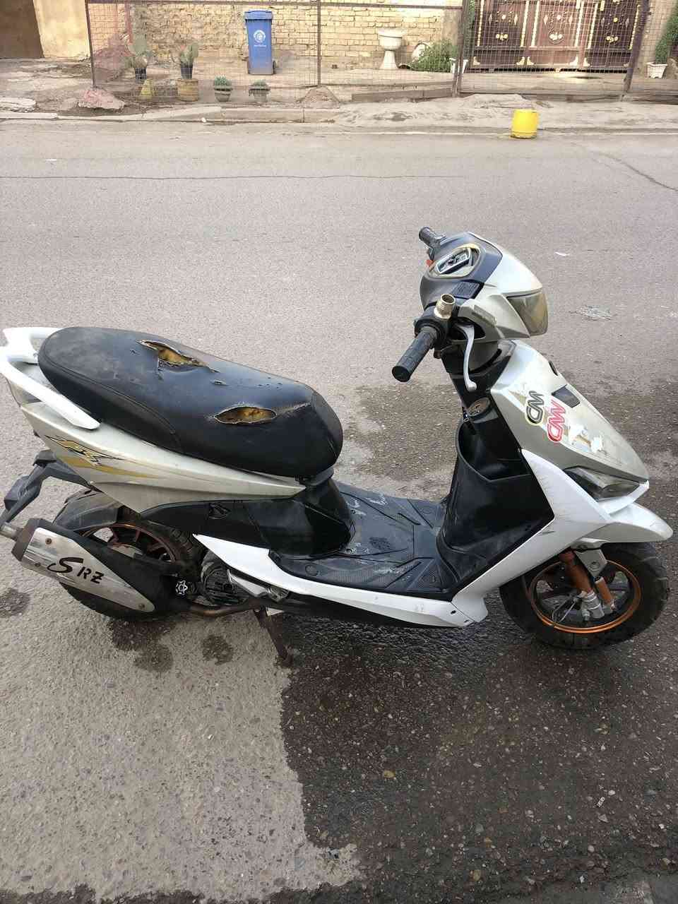 دراجه ماكس FS للبيع رايدله بس كابريتر بيه كابريتر بس ممنضفه وصلنصه RZ ابيع كوم حديد ب٣٠٠ وبيه مجال مكاني البياع *********** هذا رقمي
