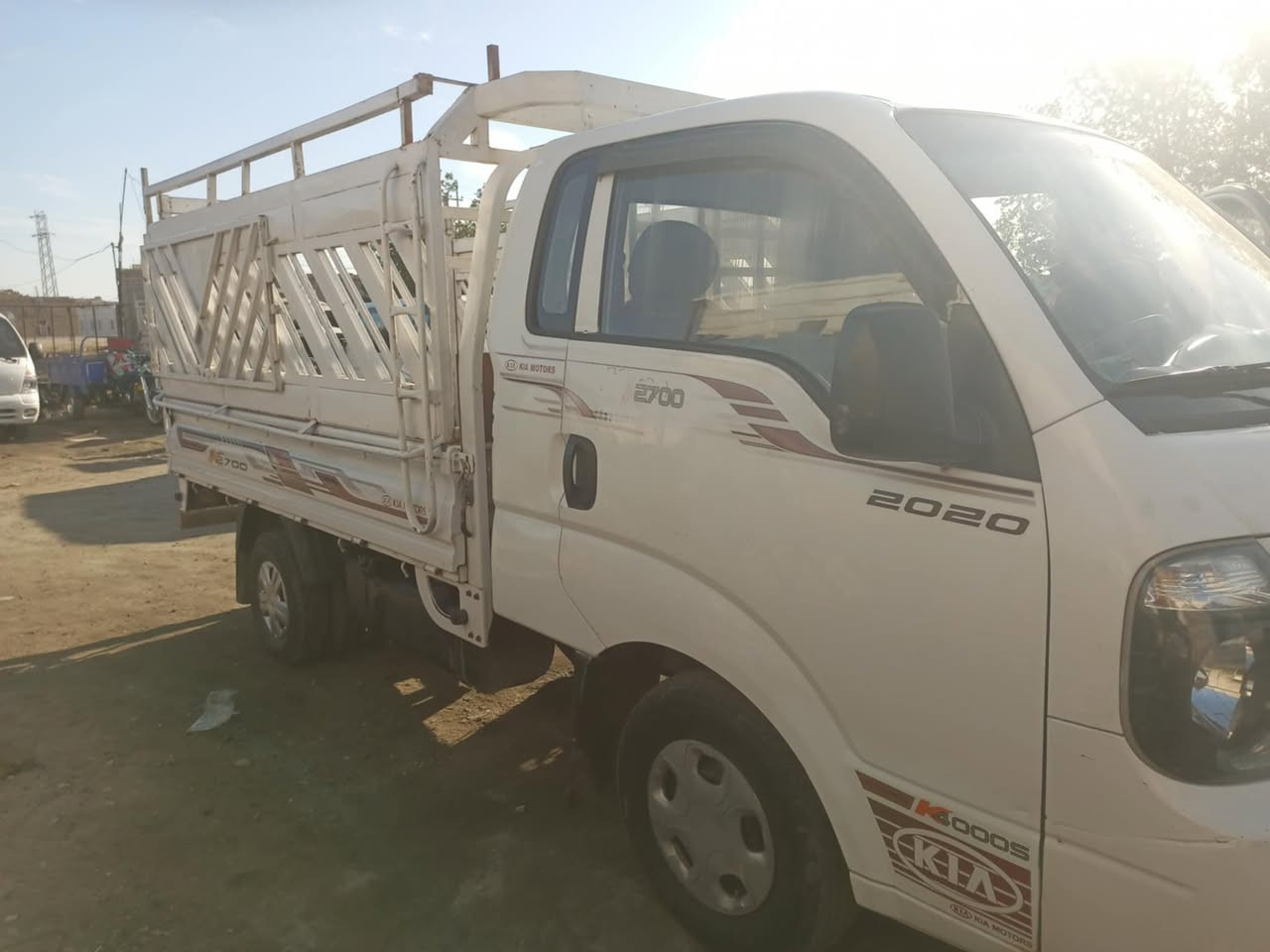 السلام عليكم
كيا بنگو نثيه موديل 2015 

سياره جاهزه من كلشي گير ومكينه وحداديه تخم تايرات  سنويه لل ٢٧ 

السعر ٩٥ وبيها مجال للشراي 

مكاني الناصريه سوق الشيوخ 

مامتواجد ع الفيس ***********
