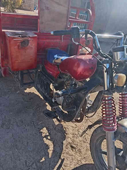 ستوته للبيع كامله من كلشي بس محرك امجفت كهرائياته كله شغاله السعر  700 بيه مجال حك الجيه
