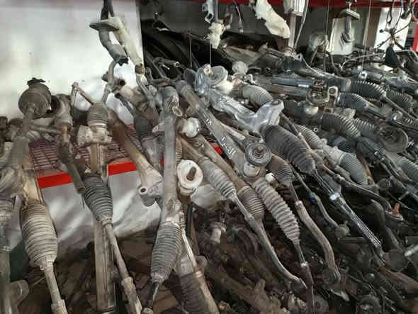 سوق بغداد قطع غيار جميع انواع السيارات الصناعه الثالثه***********
