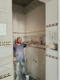 خلفه سراميك وبرسلين و مرمر وكاشي جدران و ارضيه.درجه اولى شغل ليزر استل...