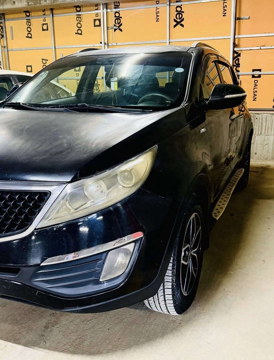 السلام عليكم عندي كيا سبورتج 2016 امريكي حادثه فقط جاملغ خلفي عكس السايق رقم دهوك بأسمي 
محرك 2400 GT
سويج
تبريد قطعتين 
حساسات 
مكاني بغداد زيونة 
السعرررر 118$ 
للاتصال 
***********
