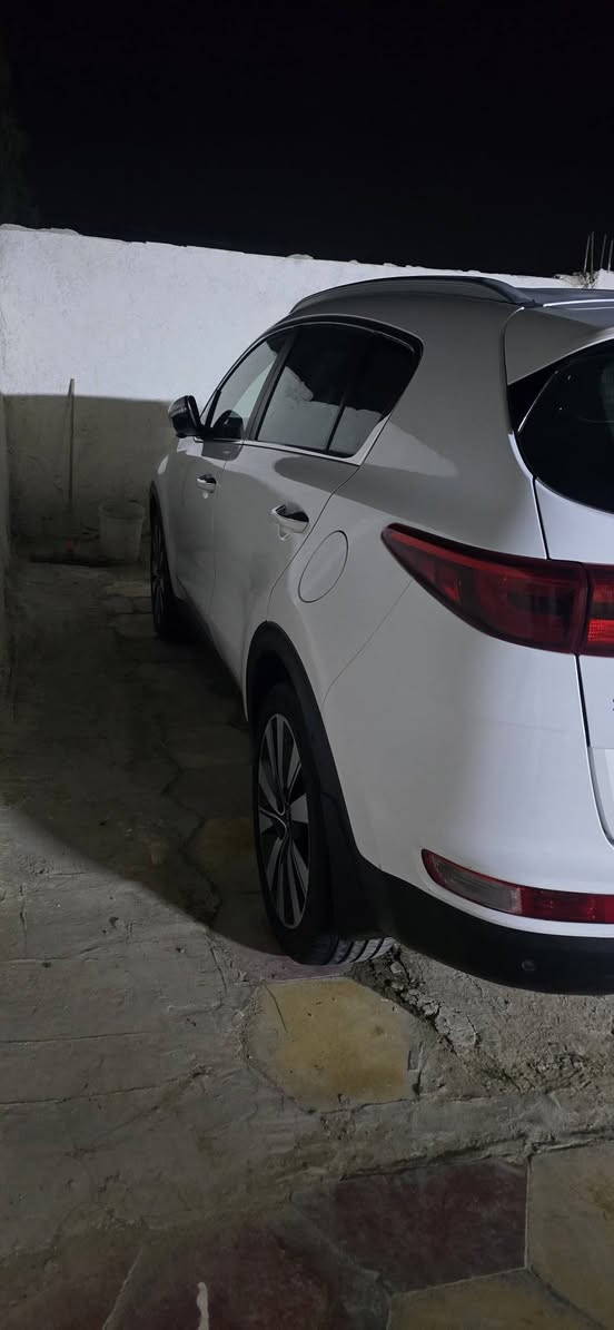 السلام عليكم
سبورتج 2018 كفاله عامه خليجي نص فول 
سعرها 189$
رقم بغداد مميز بأسمي 
للاستفسار ***********
