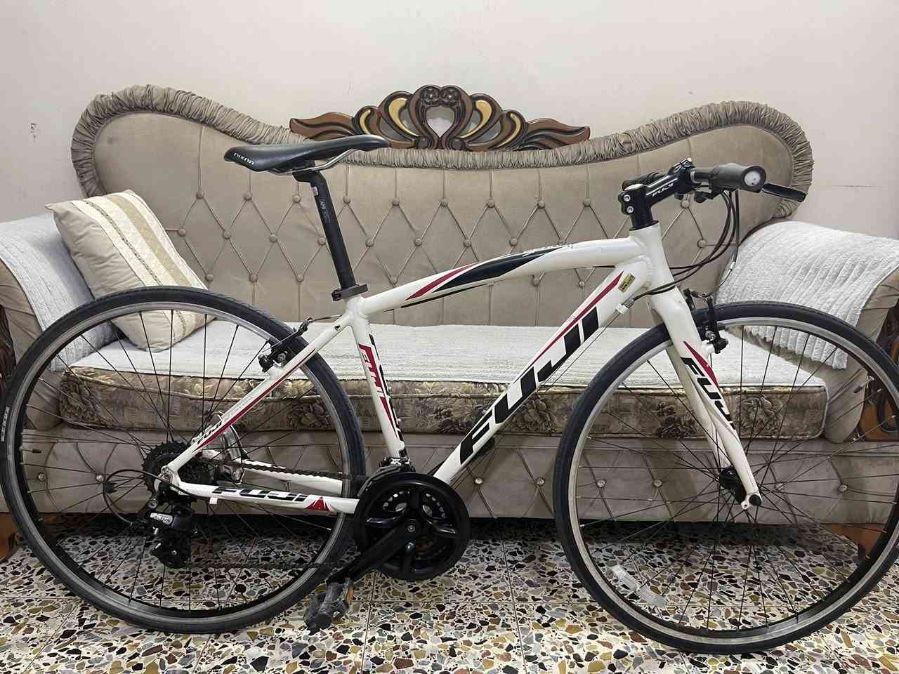 السلام عليكم 
فوجي 

نظيف جداً 

باله غير مستخدم بالعراق 

C700

44

خفيف الوزن 

السعر 275وبي مجال


**إذا كنت صاحب هذا الإعلان وتريد حذفه لأي سبب، رجاءا أرسل رسالة إلى الدعم الفني**