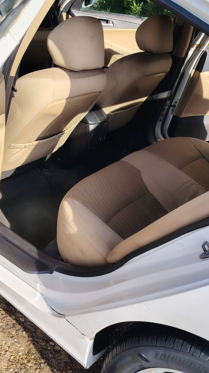 سلام عليكم. سوناتا للبيع   موديل 2013 خليجي اصل.الشركة العامة. رقم بابل انكليزي مشروع وطني تحويلهة بأي مكان يعجبك  الداخل بيجي واسود لونين المرغوب مكينة 2400دوش السيارة كير ومكينة بالكارتون صار اسبوع من شادهن السيارة كلة جديد حدادة خلفي وامامي جديدة تخم تاير جديد باتري جديد. السيارة فول مواصفات عدا الفتحة كشن كهرباء مري شفط اشاير بالمري تبريد قطعتين 
 4 دسك 
السيارة استخدام شخصي. بيهة. ضربة بالدعامية الخلفية واطراف الجاملغ الخلفي كد شبر. وبيهة مكانات صبغ اثر طخات بسيطة. مع العلم بدون اي دواخل. السعر. 110.  غير متواجد ع الفيس.  الاتصال ع الرقم *********** عمارة, ميسان
