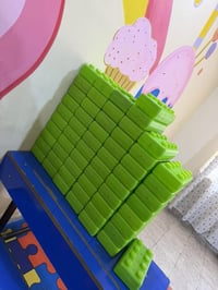 مكعبات حجم كبير جداا  سعرها ٧٥  مكاني حرية بستان  07712319567