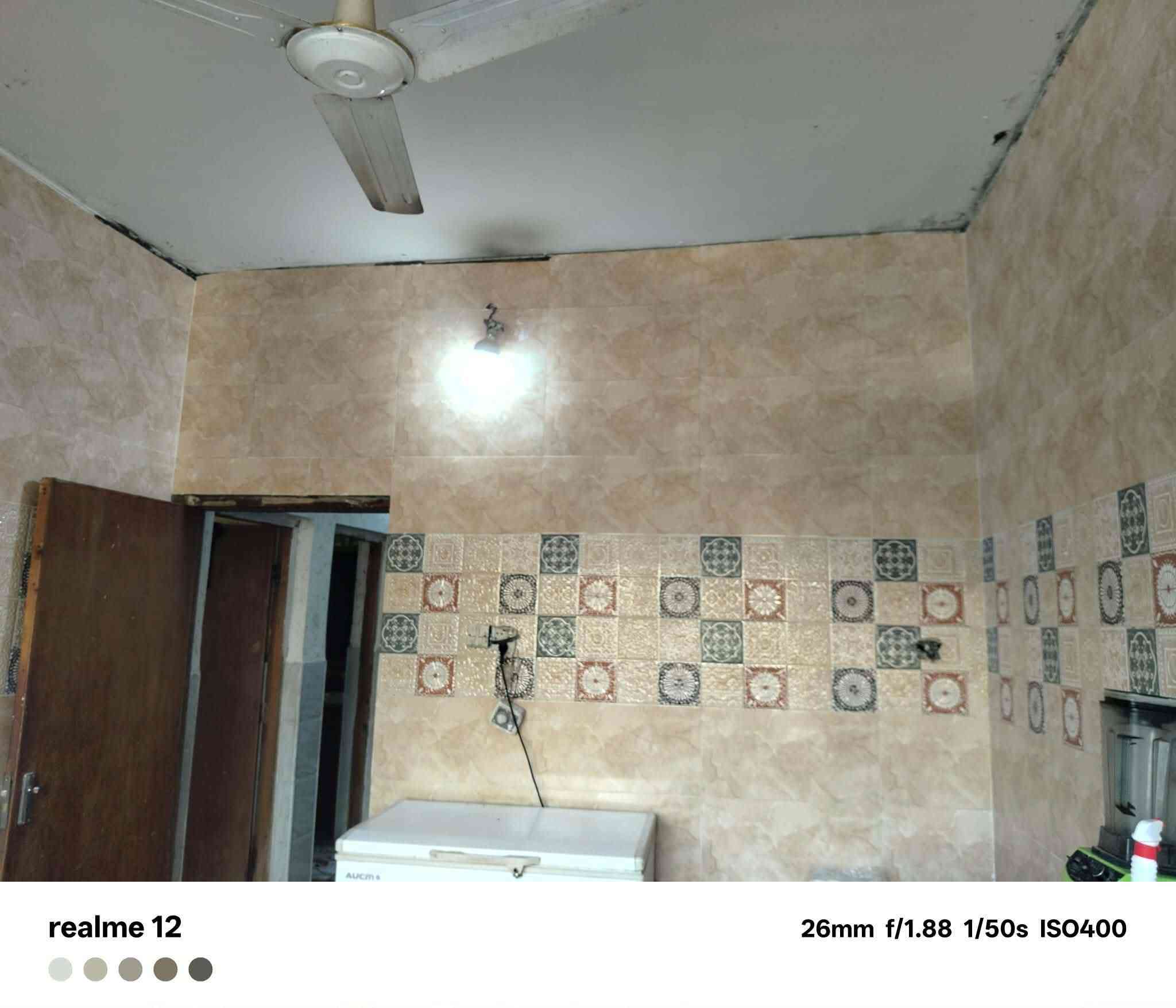 سلام عليكم بيت للبيع حي 18 ثاني فرع عن الحمداني طابوق غرفة صالة مطبخ استقبال حديقة طارمة للاتصال *********** واتساب
