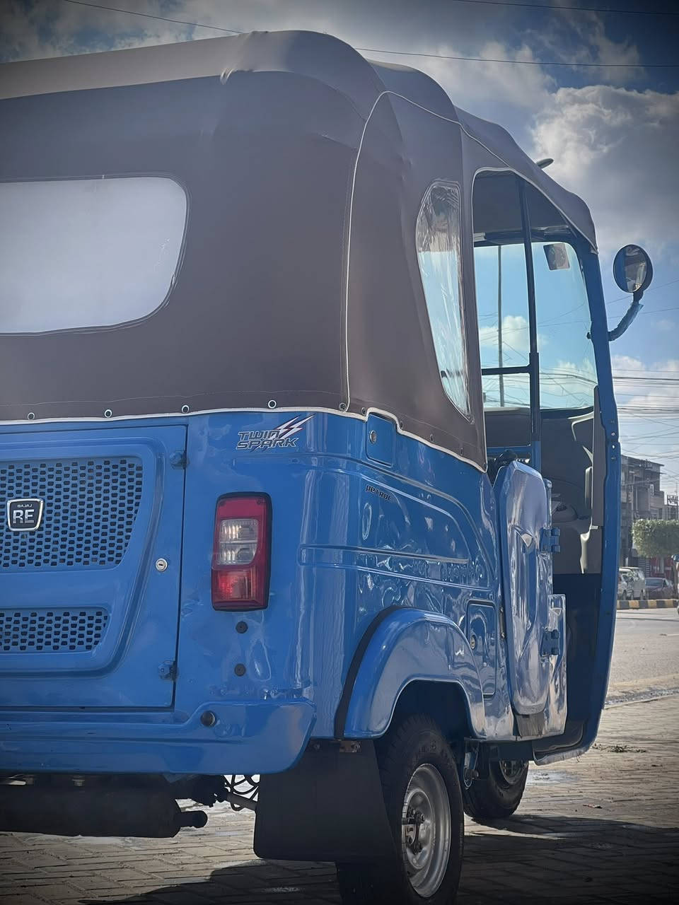 السلام عليكم تكتك موديل ٢٢ شهر ٩ تكتك خير من الله اي نقص مابيهه كفاله عده ٣ رصعات بيهه فقط تكتك رقم وسنويه بسمي  ثاني يوم احول مكان بغداد الغزاليه رقم ***********
