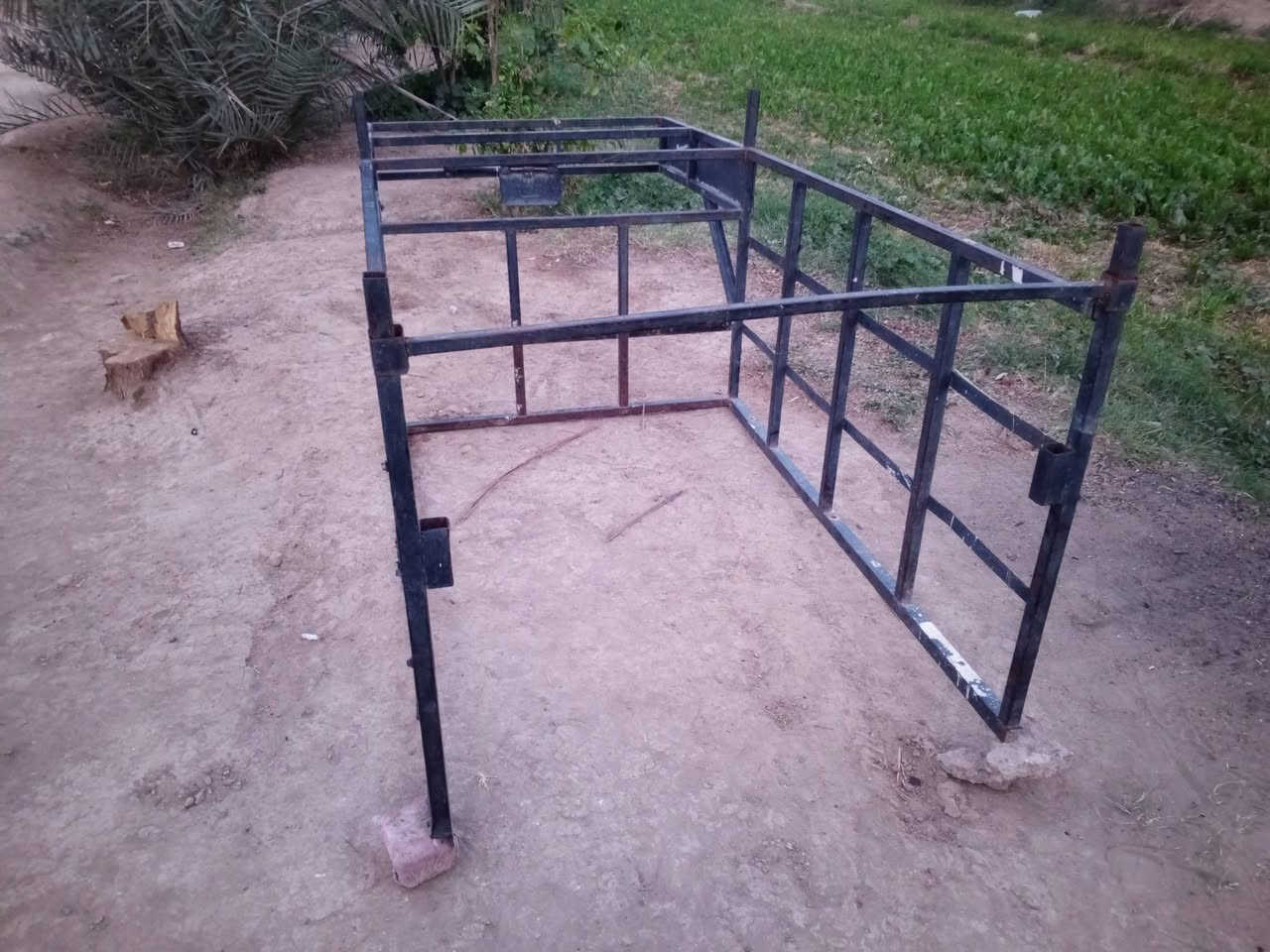 سلام عليكم محجر ستوتة للبيع السعر 100 
***********
