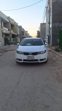 ٢٠١٢ كامله مكمله قطعه صبغ واحده فقط السعر ٩٣ بيها مجال قليل تريد وكاله...
