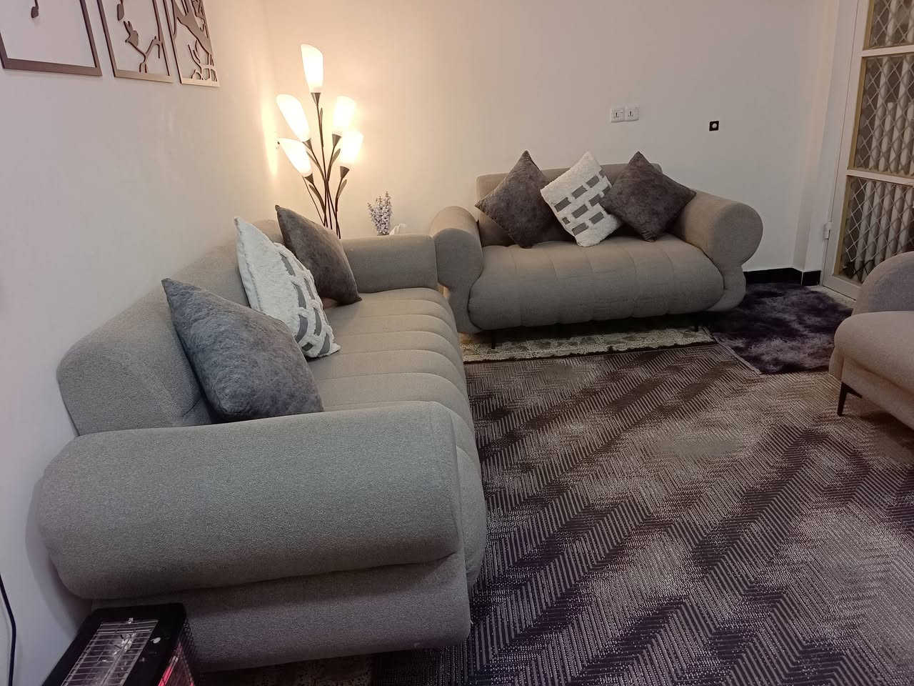 السلام عليكم تخم 7 مقاعد استخدام شهر واحد الحاله كدامكم نضيف لا وصخ لا بقع نوع القماش خاولي المقاعد بلوك مو قياطين
سعره 500 الف 
***********
