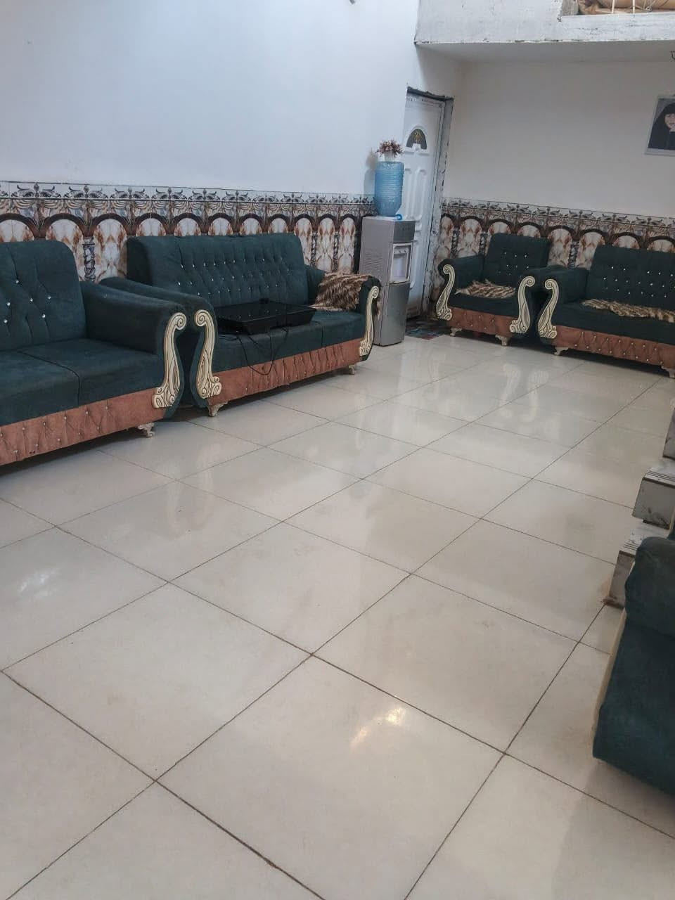 للبيع بيت مساحة 270م أساس صب كونكريت بناء كله طابوك بي صاله وأستقبال وغرفة ومطبخ وكلدور وصحيات داخلية وخارجية سند 25 مداور بأسم المشتري العنوان الديوانية طريق الدغارة مقابل الخمسه دونم حي الغدير الاستفسار أتصل 
 ***********+*********** واتساب  ***********او مراسلة الصفحة
