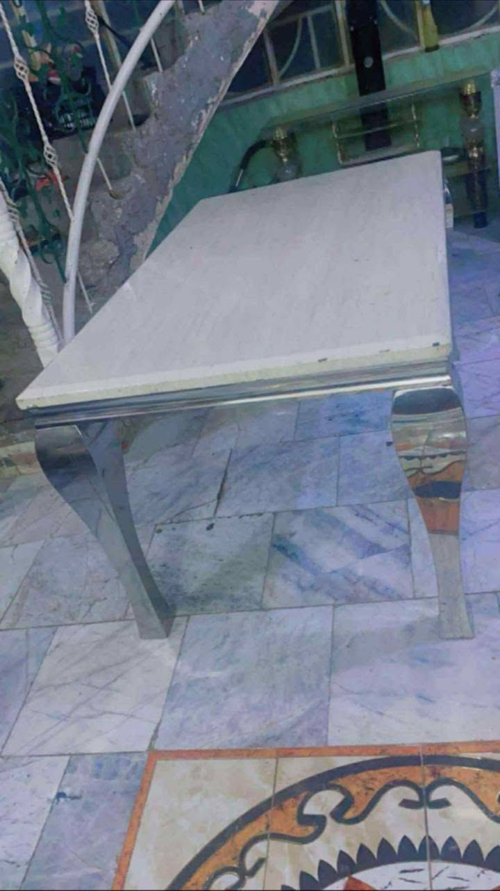 ميز طعام استيل تسكام وجه مرمر ويا 6 كراسي استيل، مستخدم بس بحالة ممتازة ونظيف جداً. ما بي أي كسر ، 
السعر 200 
الطول: بين 150 إلى 160 سم
العرض: بين 80 إلى 90 سم
الارتفاع: حوالي 75 سم
📍الموقع: ملحق الفارس.
أي استفسار أو معاينة، التواصل على الخاص. كربلاء, العراق


**إذا كنت صاحب هذا الإعلان وتريد حذفه لأي سبب، رجاءا أرسل رسالة إلى الدعم الفني**