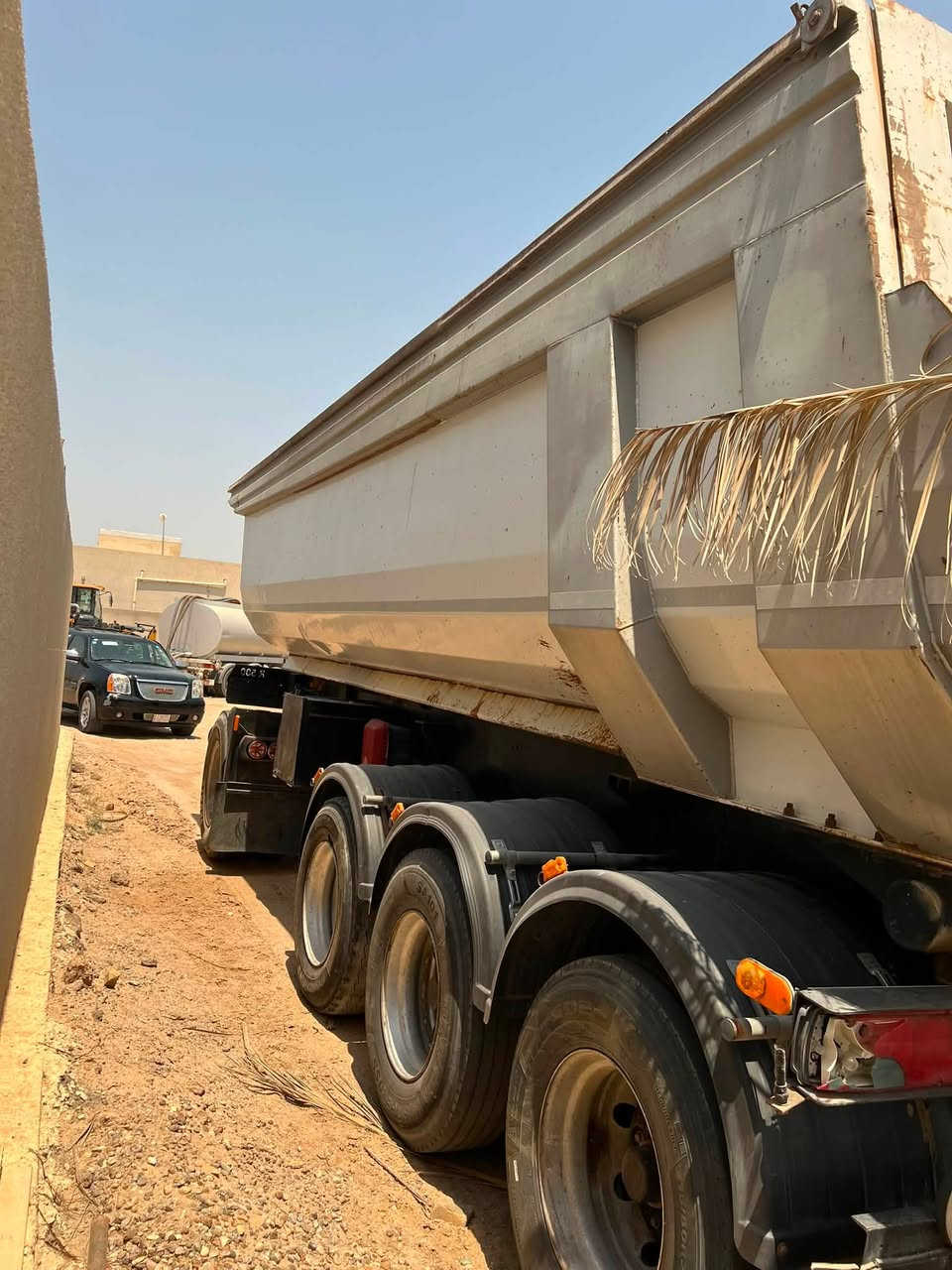 ‏سلام عليكم أخوان عربانة للبيع موديل 2021 أوروبية ذرعته 30 دناكير 16 مكفوله كفاله تجي تفحص اوتاخذ عامه تايرات تخم نضاف ثلاث دناكير الثالث تعليك جوبلس العربانه جاهزه للشغل اربط اوطالع كبل السعر 175او بيه مجال غليل حك الجيه مكانه                    بصره قضاالصادق رقم للتواصل اوبل خدمه***********
