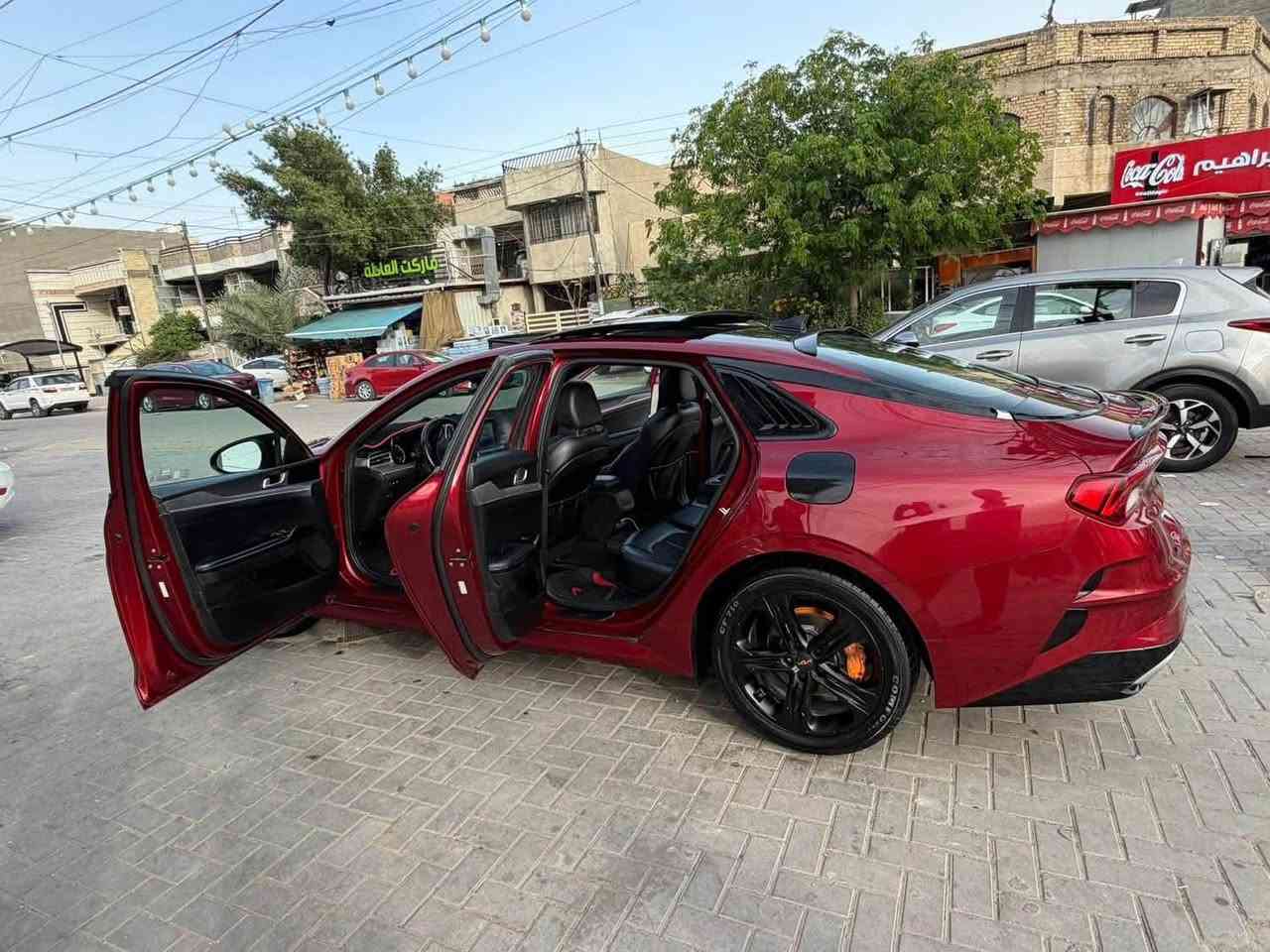 كي فايف K5 مديل 2024
1600 تيربو
🌟 المواصفات:
• داخلية اسود  مغلفه ارضيه بل كامل رياضي
• كشنات جلد + تدفئة و تبريد 
• ستيرن تدفئة
• تشغيل عن بعد
• بصمة + هاند بريك بصمة 
• شحن هاتف لاسلكي
• قيادة ذاتية على الخطوط السريعة
• مثبت سرعة / ماشيه 63 الف كيلو 
• AUTO HOLD
• أوتو بريك
• كير أوتو + عادي

🛡️ أنظمة الأمان:
• ABS
• مانع انزلاق
• حساسات إطارات
• رادار أمامي وجانبي
• مراقبة النقطة العمياء
• رادار الخطوط البيضاء
• توقف ذاتي عند الرجوع

💡 الإضافات:
• لايتات 4 عدسات
• LED + زينون
• بك لايت LED
• مصابيح ضباب LED
• كامرة دوارة
• شاشة + شاشة أعطال
• نظام ملاحة (خريطة)
• Apple CarPlay / Android Auto لاسلكي
• بلوتوث + AUX + USB
• فول تحكم ستيرن
• أشاير بالمرايا
• مقعد كهربائي
• ويلكم لايت رياضي
• أنظمة قيادة: Eco / Sport / Smart / Normal
ملاحظه السياره. بيه صلانصه رياضي مزوده بجهاز 
السياره نقصه فقط حجر بيىه
وبيها ملاحظات بسيطه 

173$

***********
