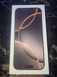 ايفون 16 pro max ذاكرة 256 عربي بعدة بالكارتونة اشتريتة واريد ابيعة  ل...