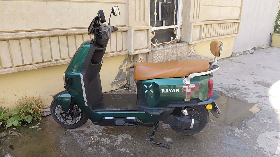 سلام عليكم ماطور ريان من شركة تالاج العالمية المواصفات:
1 مفتاحين ويشتغل عن بعد وعلى بصمة 
2 فيهِ نضام سستم سرقة 
3 لون VIP 
4 قفل سترين 
5 قفل تاير 
6 صندوق كهربائي
7 بطاريات عدد 6 مسطرة 35 امبير 72 فولد 
8 الشحنة الكاملة تمشي 60KM
9 شحن USB
10 تثبيت سرعة 
للاستفسار على الرقم التالي… ***********
اكتب تم يصلك السعر خاص 🌹
ملاحضة: الماطور استخدام سبوعين فقط
