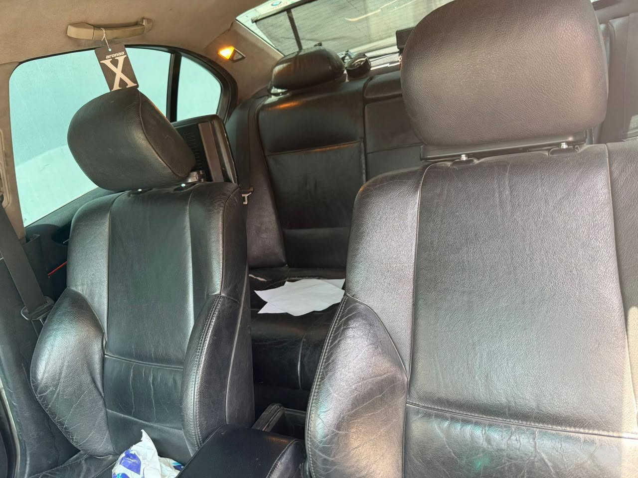 السلام عليكم 
بي ام للبيع موديل 2000 محدثه 2005 صبغ جديد  ويل ام 17 تخم تاير سستم صوت احترافي صاير عليه 35$ شاشه تاب اصليه استيراد خاص داخل جلد كشنات رياظيه كهرباء   وتدفئه بلكشنات لدات بل ابواب السياره مغلفه عازل صوت وحراره من الداخل تغليف كامل هدرز وبيها عقل مزود تسارع بدون طلقات محرك 30 دبل فانوس شاده بلجديد  بم ممدوح هوة وكير جديد صاروخ كامل  صدر كامل داخل مغلف كابون فايبر الترايش كلهن سكيورتي شغال تصعيد جام تنزيل علبلاد مري قلاب عند التقفيل  سيارة مال جناي ع ايدي 
السياره باسمي رقم اربيل يرادله بس تجديد سنويه 
السعر 90$ وبيها مجال 
وهذا رقمي 
0770786392
مكان السياره بغداد البياع


**إذا كنت صاحب هذا الإعلان وتريد حذفه لأي سبب، رجاءا أرسل رسالة إلى الدعم الفني**