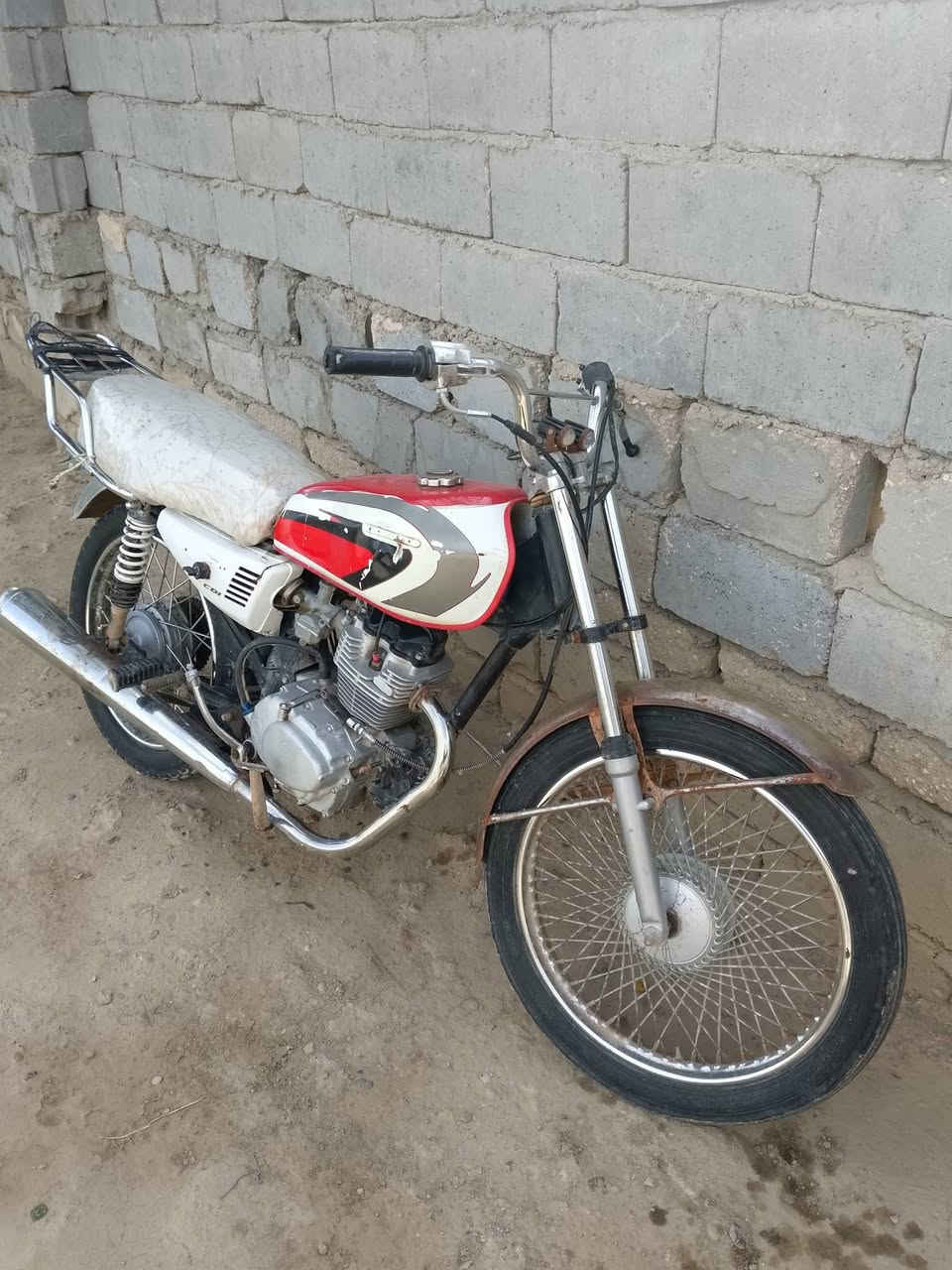 سلام عليكم دراجه للبيع اوراق ضايعه ابيع كلك رقم شاصي وبليته موجود سعر 200 اذا مو شراي لا تعلق


**إذا كنت صاحب هذا الإعلان وتريد حذفه لأي سبب، رجاءا أرسل رسالة إلى الدعم الفني**