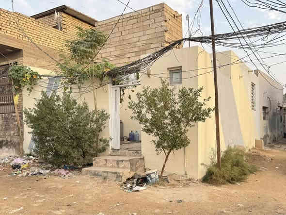 السلام عليكم
بيت في علوه الفحل  للبيع مساحة 77 طابو زراعي 
 السعر 22 وبي مجال 

عكاده 

للاستفسار ***********
