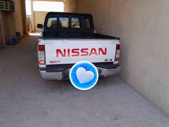 سلام عليكم بيكم للبيع موديل 2016جديده كفاله عامه ما عدا شخطه بلباب صغيره باب السايق ب180وبيها مجال بسيط ***********
