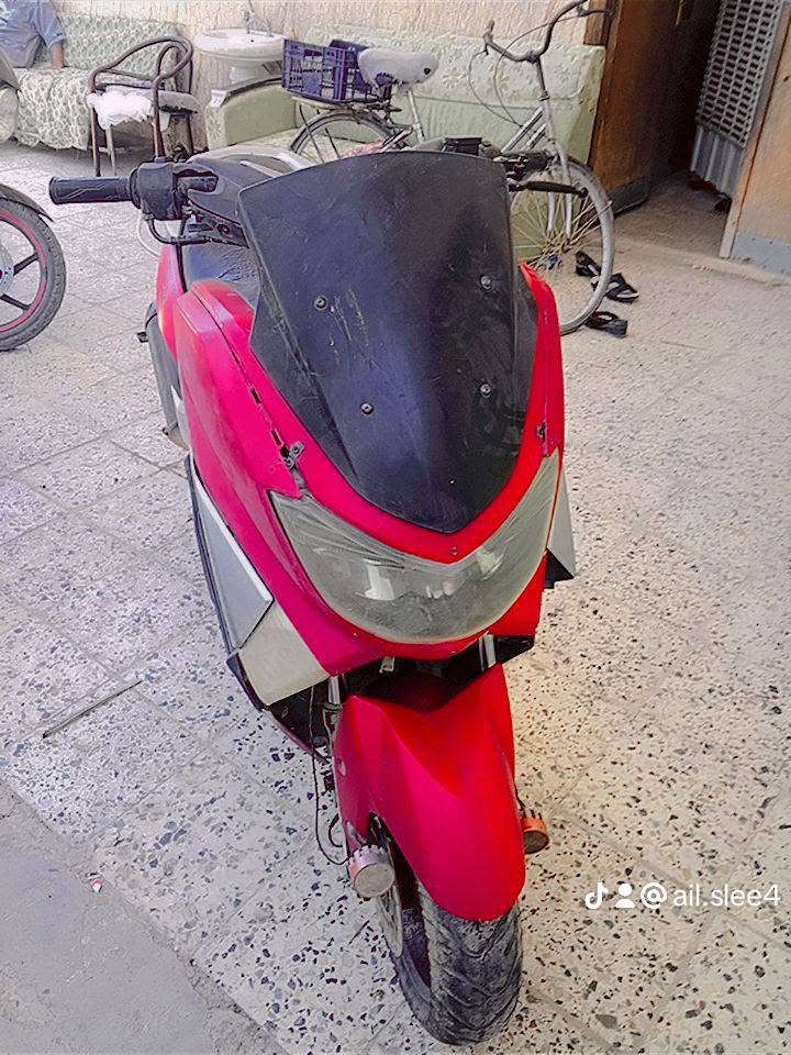 سلام عليكم دراجه أن ماكس إدراجه نضيفه كالشي ما بيه اوراق موجوده سعر 400او بيه مجال ***********

