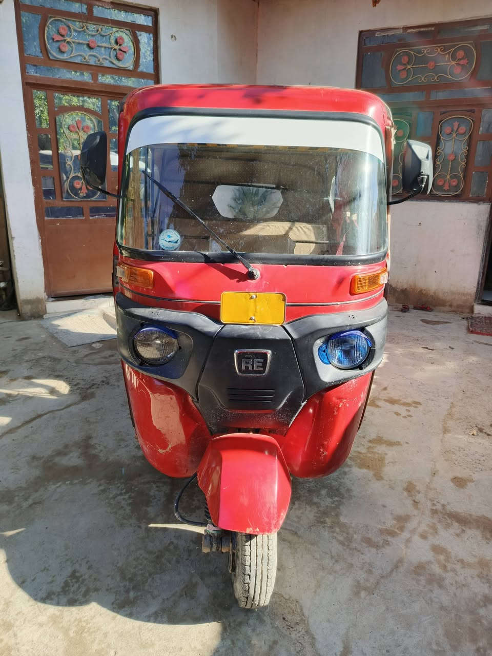 تكتك ١٧ بشهر ١٢ تكتك معمره كشر حلو تجفيت جديد مكفوله من أي شي لوحات كامله بس اروح اشدهن لسعر ٤١٠٠ لعنوان كاطون لرازي ***********
