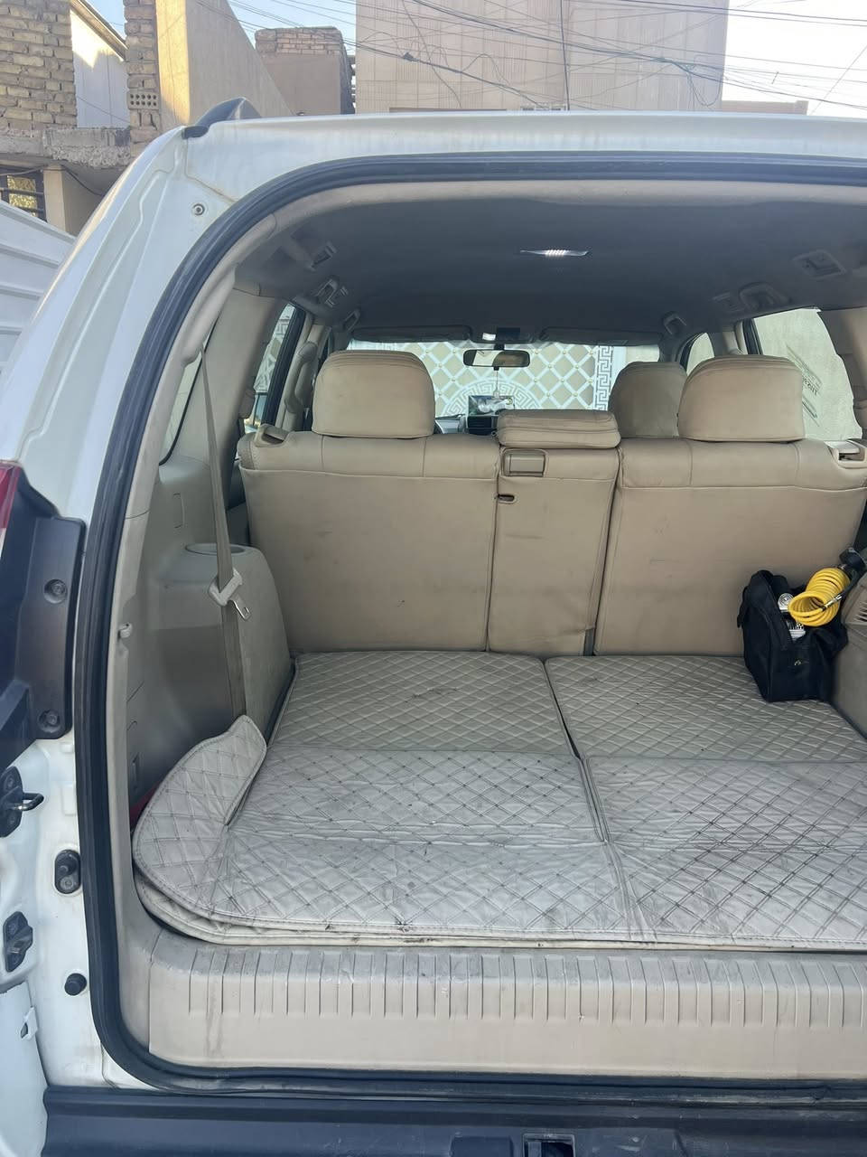 برادو 2010 بريم كويتي TXL   أربعه سلندر مكفوله من الصبغ باسمي مكاني بغداد السعر 22000$
تلفون ***********
