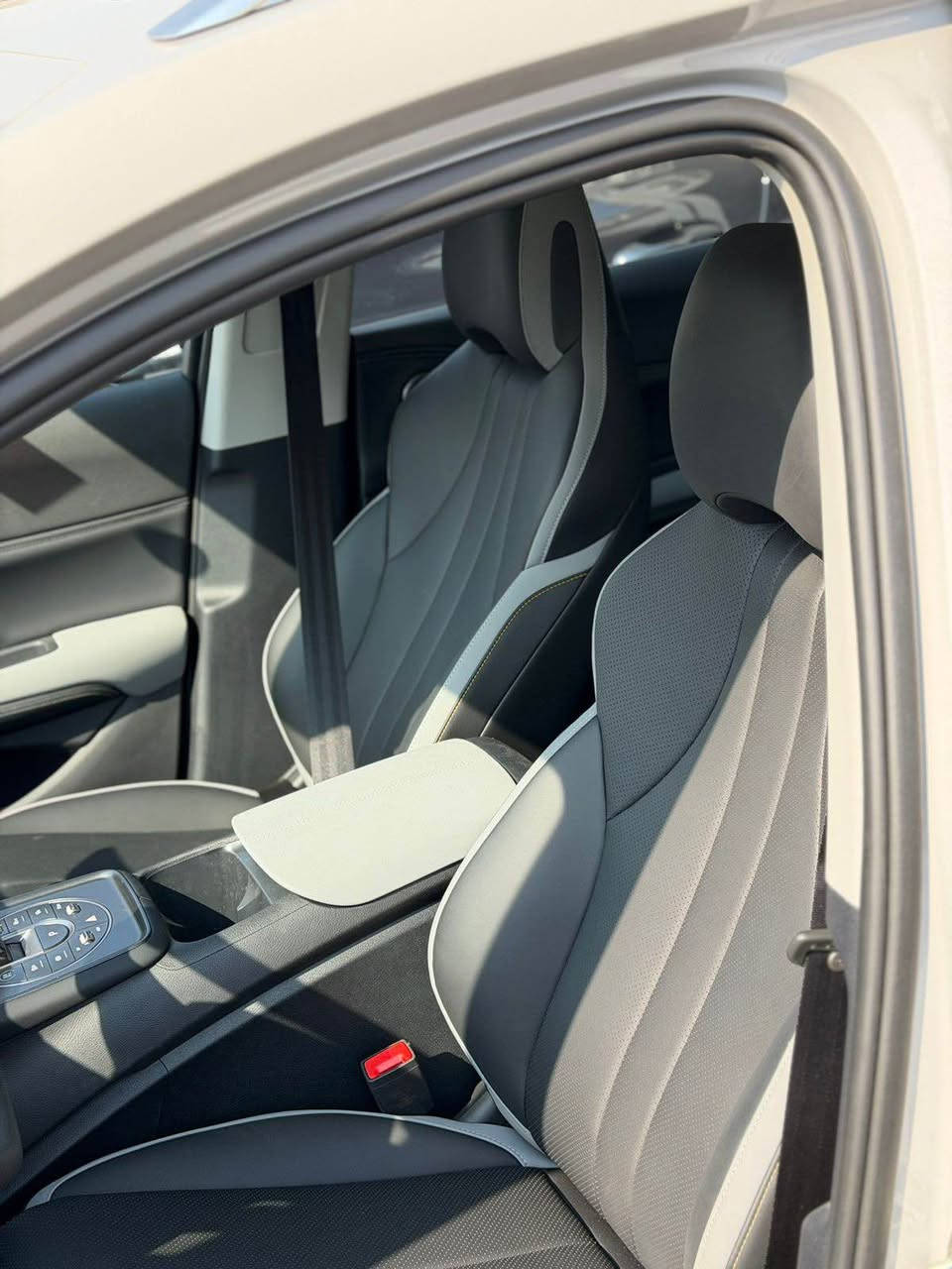 💰 **دفعة أولى فقط 1500 دينار**
📄 على **الهوية + هوية كفيل (أنثى قرابة أولى)**
✔️ **شامل جميع المصاريف**
✔️ **تمويل إسلامي**

📞 **للتواصل السريع:** 0797135810
🚗*BYD Sealion 05 DM-i موديل 2025 Plug-in Hybrid
━━━━━━━━━━━━━━━

⚡ **أداء ومدى ممتاز**
🔹 محرك **1500 CC هايبرد – 4 سلندر**
🔹 **218 حصان**
🔹 بطارية **18.3 kWh**
🔹 مدى كهربائي حتى **112 كم**
🔹 مدى إجمالي حتى **1400 كم** بفل البنزين

━━━━━━━━━━━━━━━

✨ **أهم المواصفات**
✔️ سقف **بانوراما**
✔️ **مقاعد جلد كهرباء**
✔️ **شاشة كبيرة + Apple CarPlay + WiFi**
✔️ **كاميرات 360°**
✔️ **عداد ديجيتال**
✔️ **بصمة تشغيل**
✔️ **مثبت سرعة + تحكم طارة**
✔️ **إضاءة LED + Ambient Lights**
✔️ **حساسات أمامية وخلفية**
✔️ **صندوق خلفي كهرباء**

🛡️ **أنظمة أمان**
✔️ **Lane Assist**
✔️ **Collision Warning**
✔️ **وسائد هوائية Airbags**

━━━━━━━━━━━━━━━

⚠️ **الكمية محدودة – الحجز بالأسبقية**

📞 **اتصل الآن:**
0797135810 عمان, محافظة عمان


**إذا كنت صاحب هذا الإعلان وتريد حذفه لأي سبب، رجاءا أرسل رسالة إلى الدعم الفني**