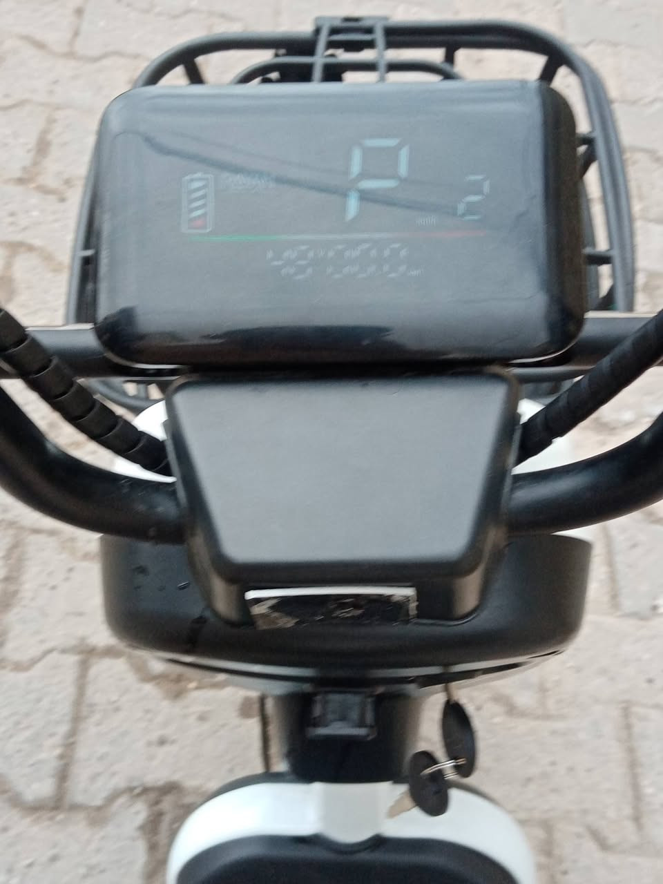 لبيع درجه
دراجه شحن
شركة الريان
نظافة 100من100
3سرع السرعه40
تايرات جدد
اشاير يمنه ويسره
لايت ضعيف وقوي
المسافه50كيلو
السعر 250وبيه مجال
الاستفسار على الرقم
او مروس بR9
***********
