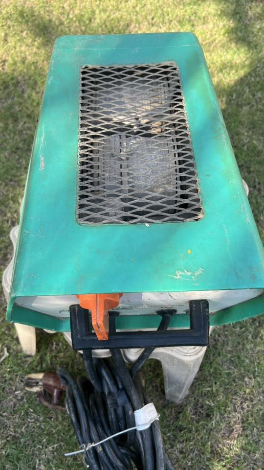 بيع ماكنة لحام هنكارية صناعية على شرط الفحص المكان بغداد السعر 225 الف قفل ***********
