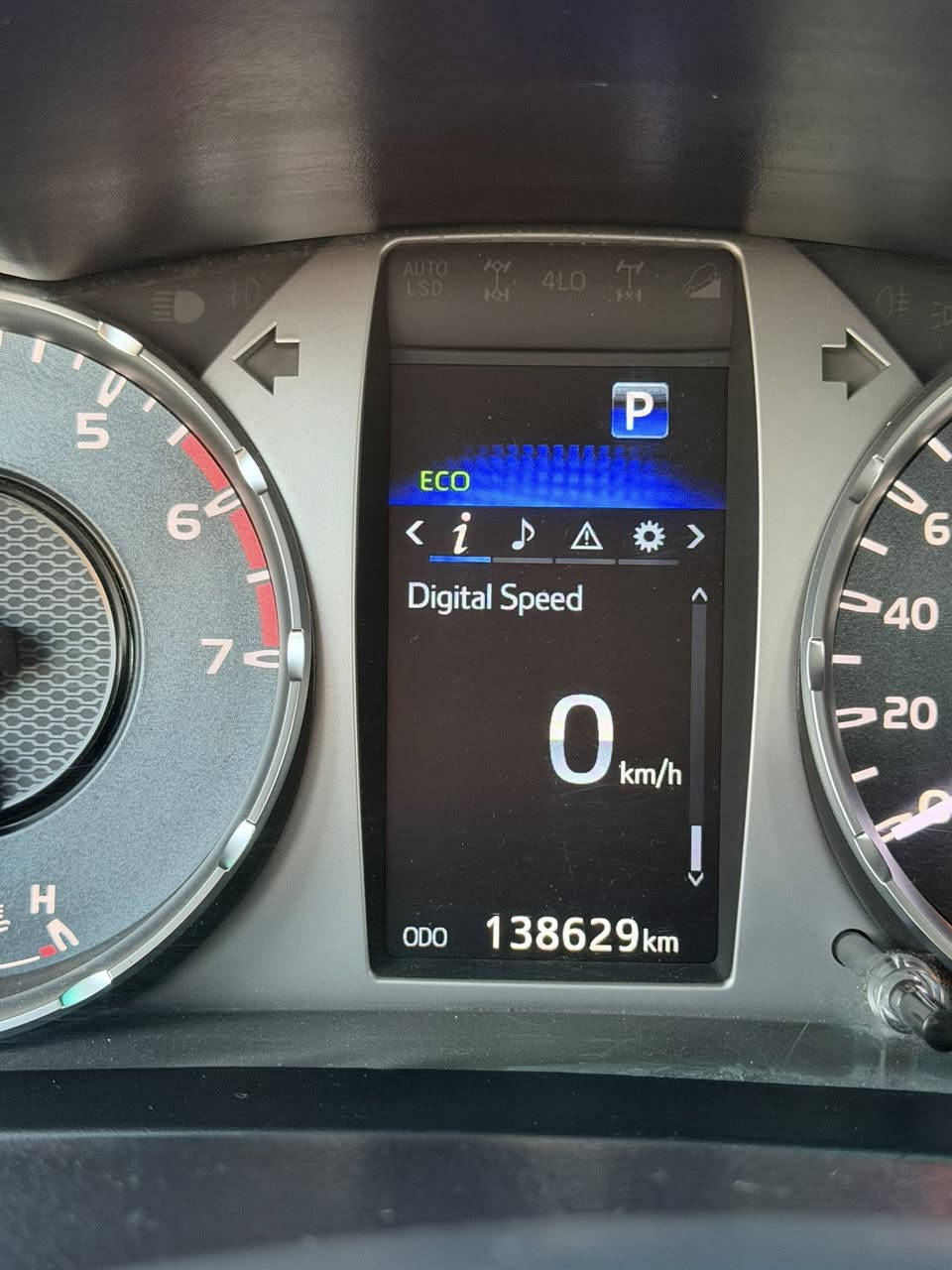 تويوتا هايلوكس 2023 ضمان ساز
ماشية 138 
 بيع مستعجل 350 وبيها مجال
مكانها اربيل   
***********
