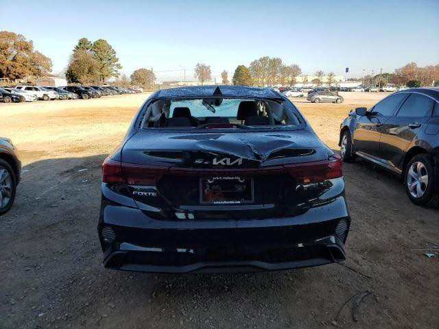 السلام عليكم
كيا فورتي موديل 2024 

صورها موضحة بالمنشور 

للبيع 160 $

وبيها مجال

***********
