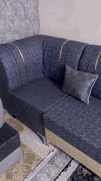 عندي تخم ديوان عشره مقاعد وكاونتر سنك مرمر وملحق اي استفسار على الخاص او على واتساب ‭0776 852 8358‬
