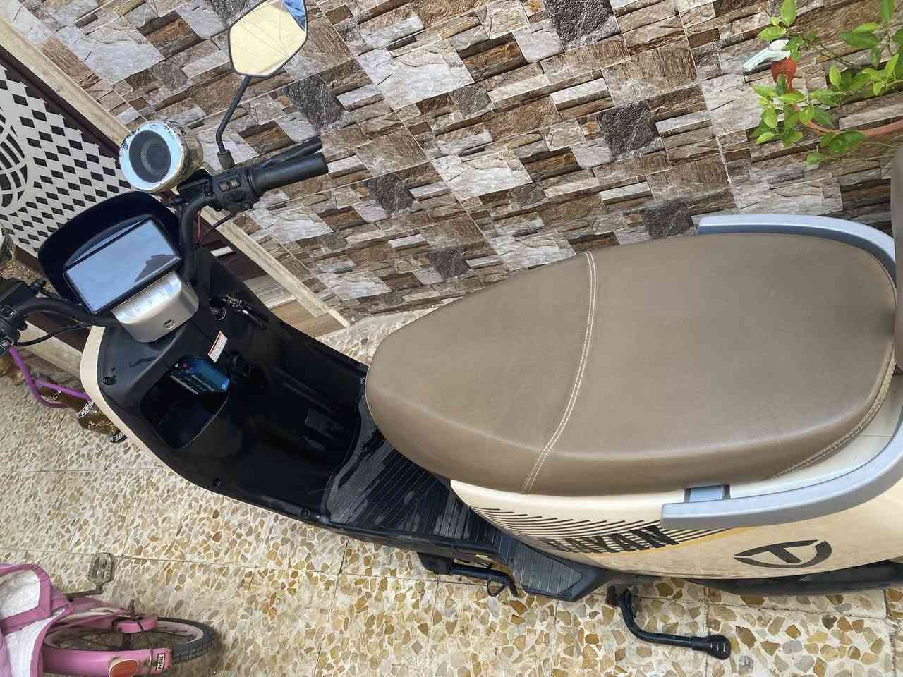 للبيع
6 بطاريات 🔋 
3 نمر سرعة
سرعة 68 حقيقي 
السعر 600 ويرهم مراوس


**إذا كنت صاحب هذا الإعلان وتريد حذفه لأي سبب، رجاءا أرسل رسالة إلى الدعم الفني**